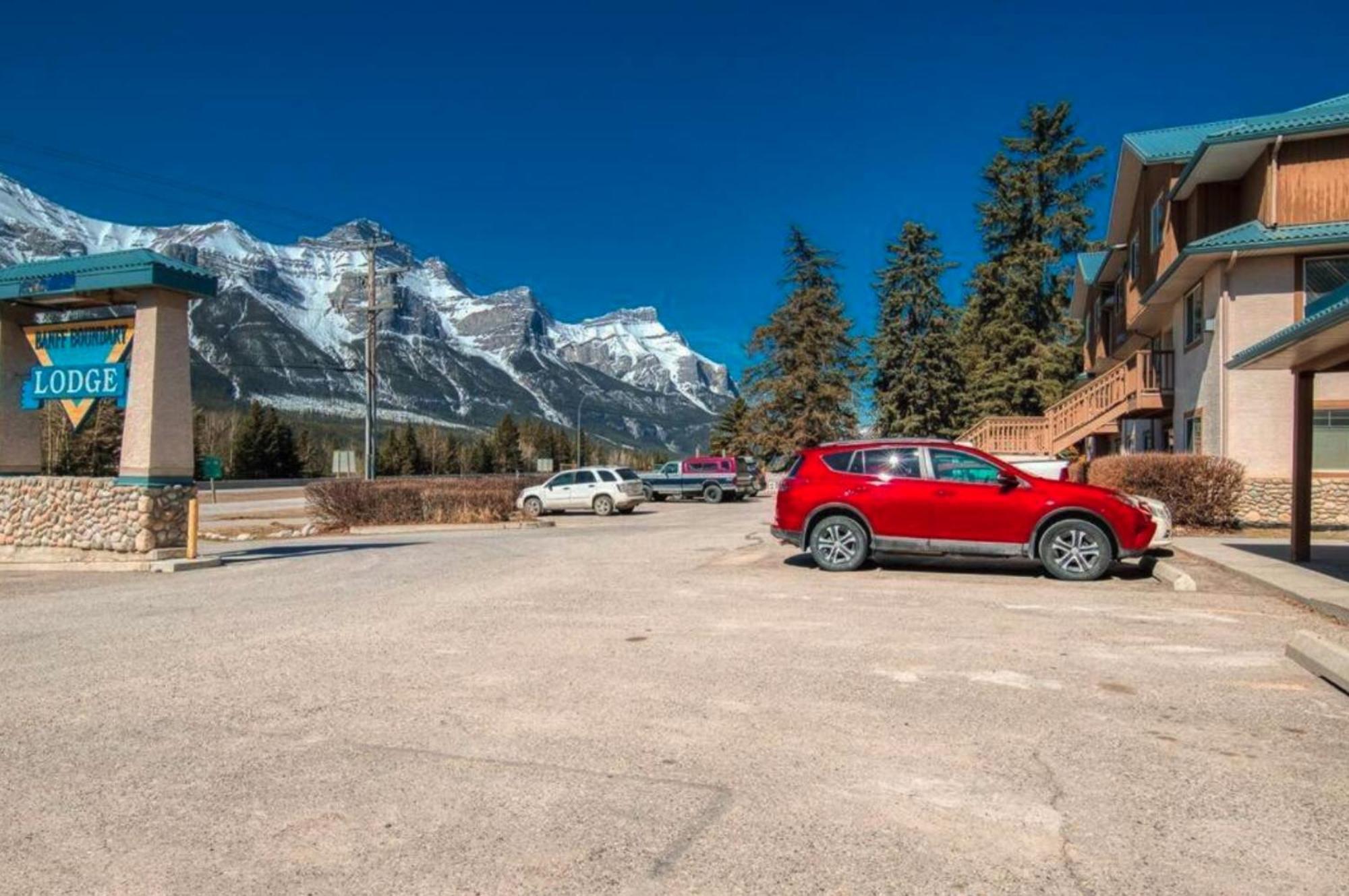 キャンモアB212 Hot Tub, Ac X3, Parking, 2 Min To Banff Gateアパートメント エクステリア 写真